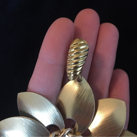 Vintage Retro Large Fan Flower Earrings - Picture 4 of 9